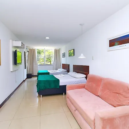 Studio Reformado Para 5 Pessoas Em Copacabana